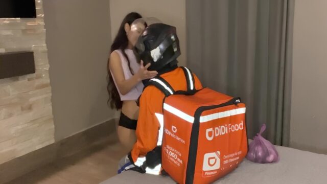 Şanslı Kurye Seçiminde Seçilen Paketçiyi Amında Paket Etti